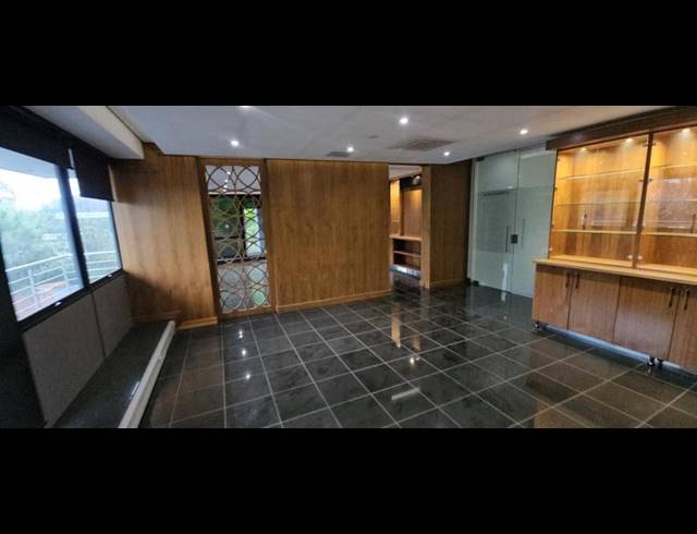 BUSINESS PROPERTY TO RENT IN RANDJESPARK